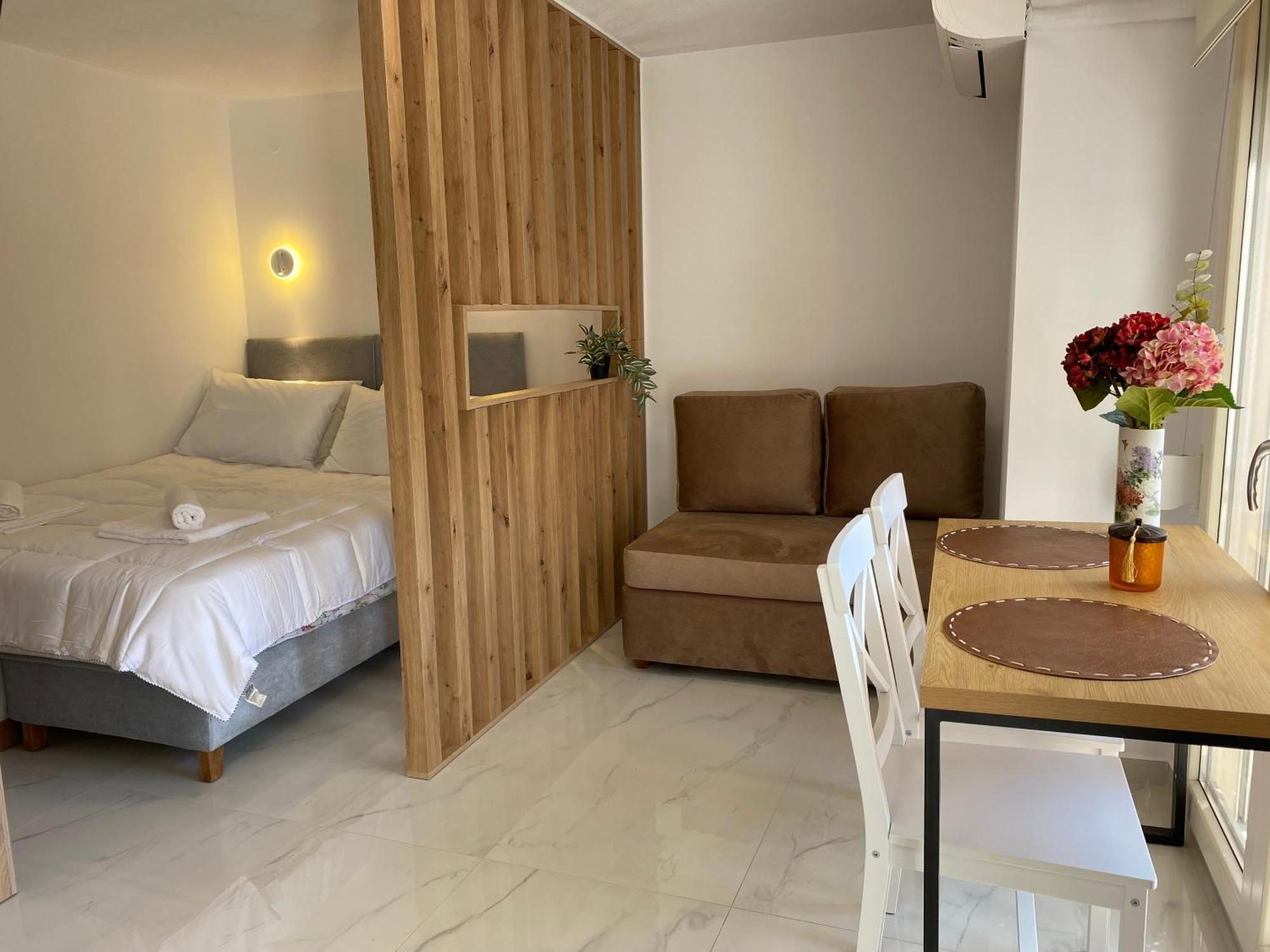 White Apartment Kavala Bagian luar foto